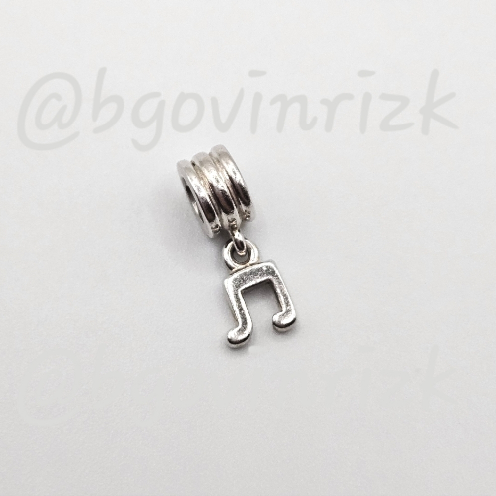 PANDORA charm - Retired! Music note 🎵